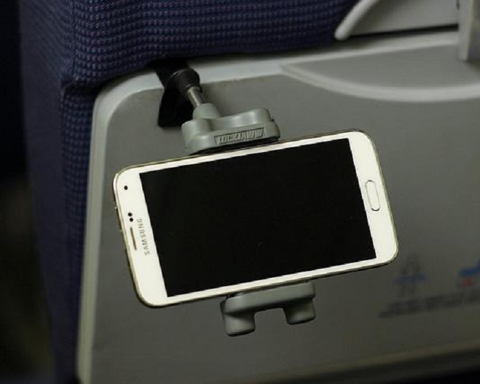 Why Use an In-Flight Device Holder? 