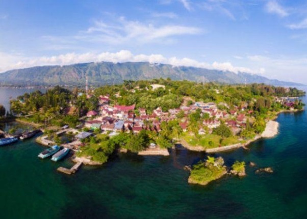 The Best Way to Exploring the Lake Toba, Indonesia